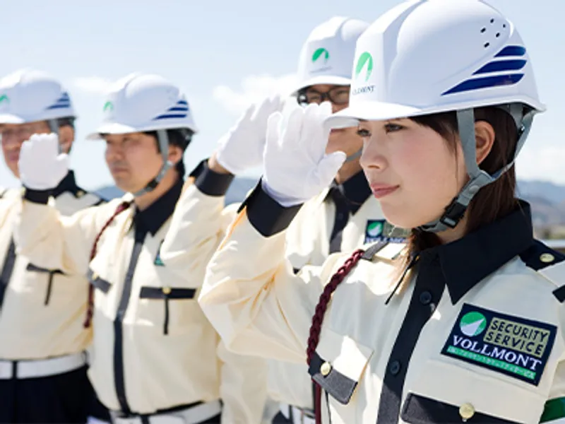 【未経験OKの誘導STAFF】難しい仕事は一切ナシ！20～80代活躍中！の画像1